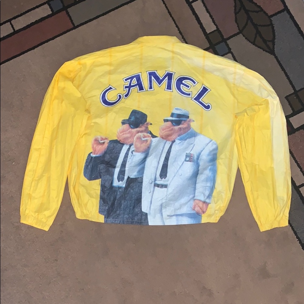 Vintage  1992 camel unisex Tyvek windbreaker